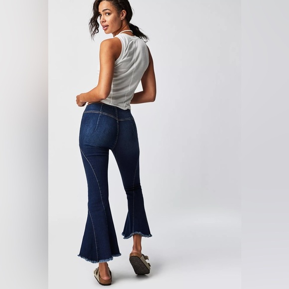 We The Free Curvy Last Dance Low Rise Flare Crop Jeans Dark Wash Pull On - Picture 1 of 10